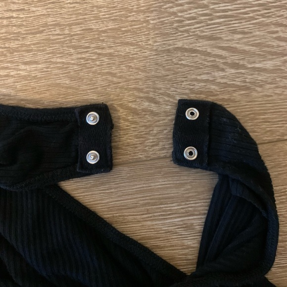 Out from under body suit - Picture 4 of 4